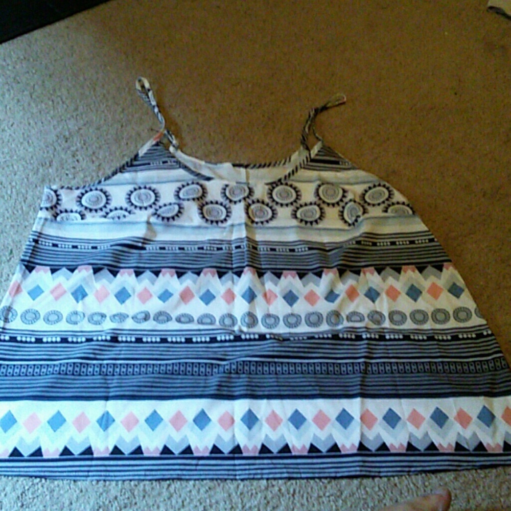 Women's flowy tank 2xl Never Worn
